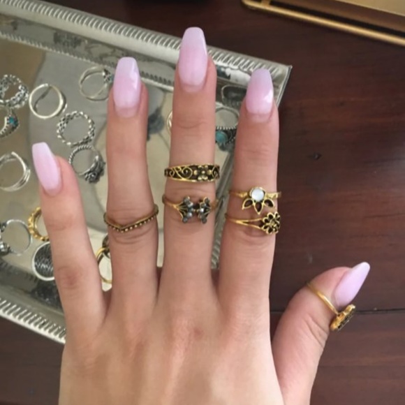 13 pieces Gold Crown & Flower Design Rings - Picture 4 of 8